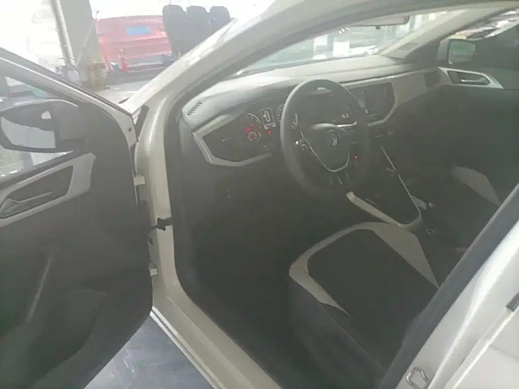 2019 Polo Plus 1.5L Automatic Colorful Technology Edition — миниатюра 16