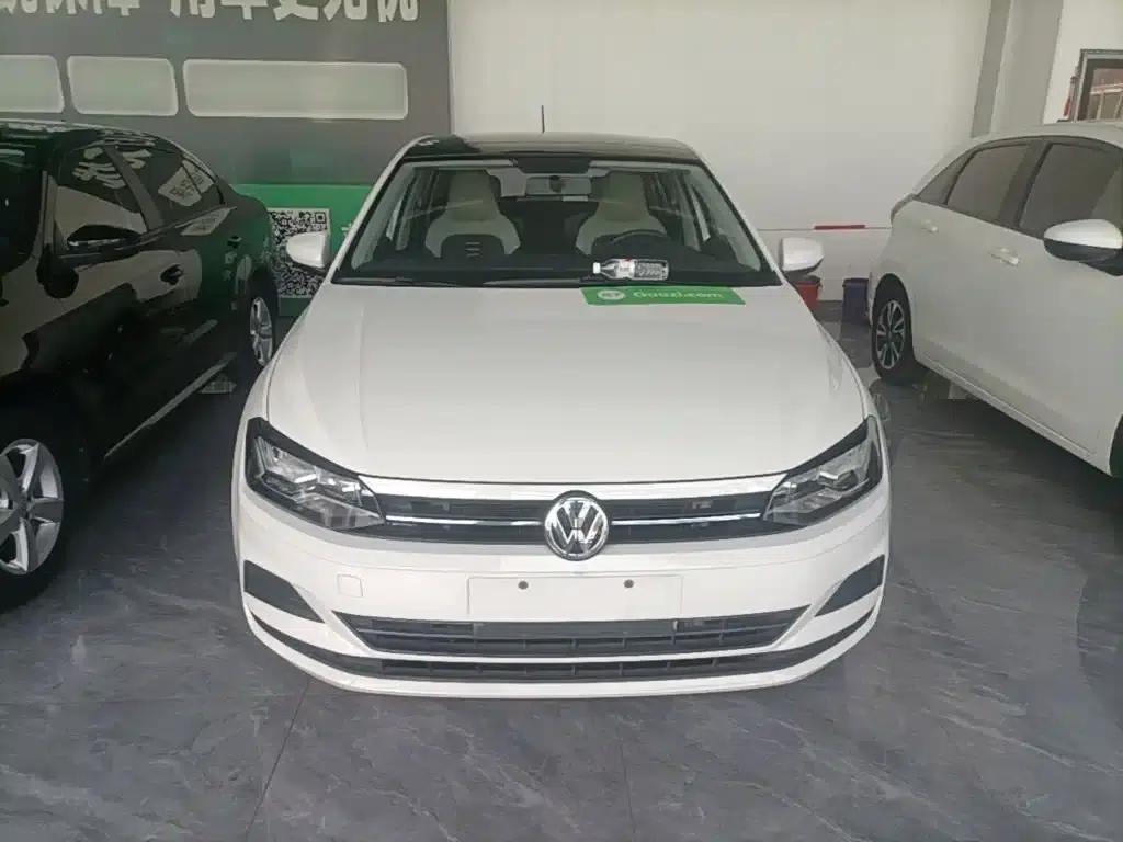 2019 Polo Plus 1.5L Automatic Colorful Technology Edition — миниатюра 3
