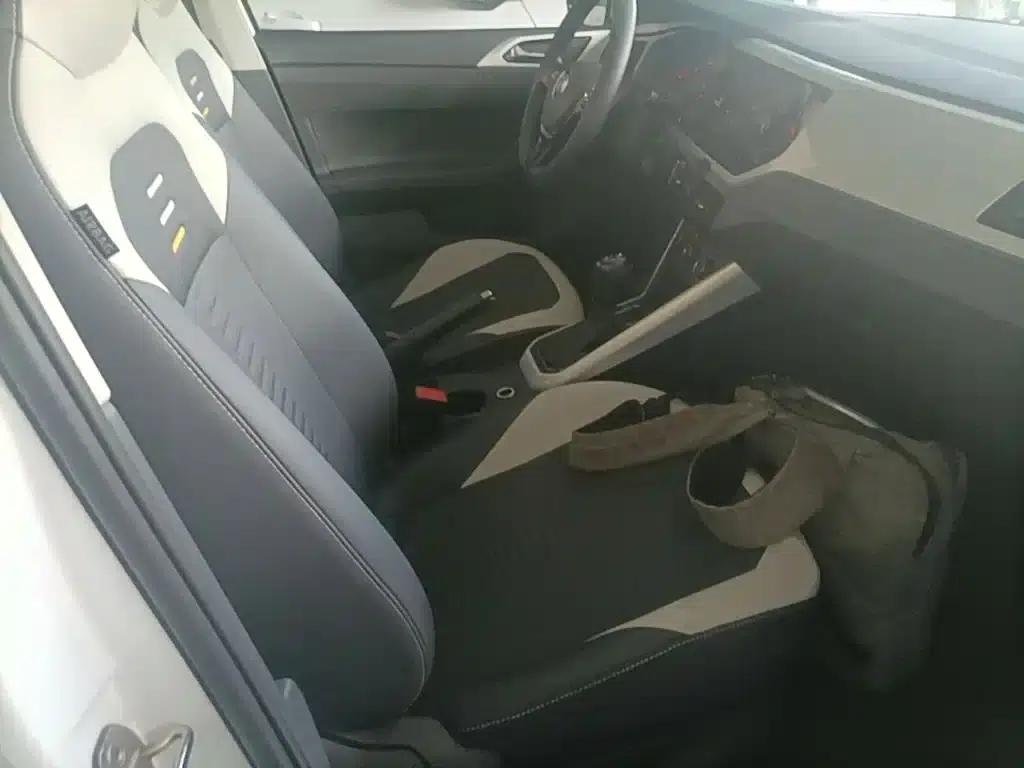 2019 Polo Plus 1.5L Automatic Colorful Technology Edition — миниатюра 25