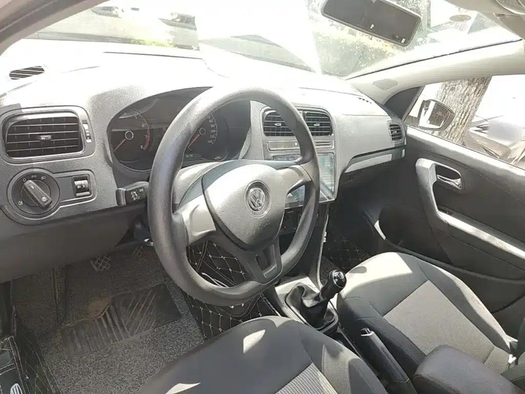 2016 Polo 1.4L Manual Fashion Edition — миниатюра 11