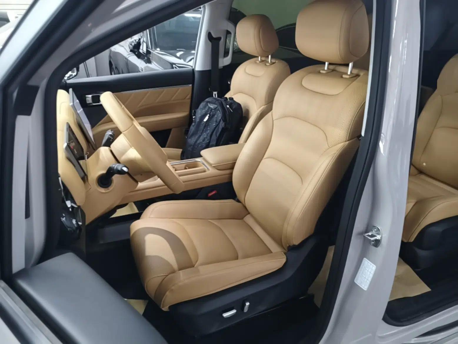 Wuling Starlight 730 2025 Model Plug-in Hybrid 125km Luxury Edition — миниатюра 17