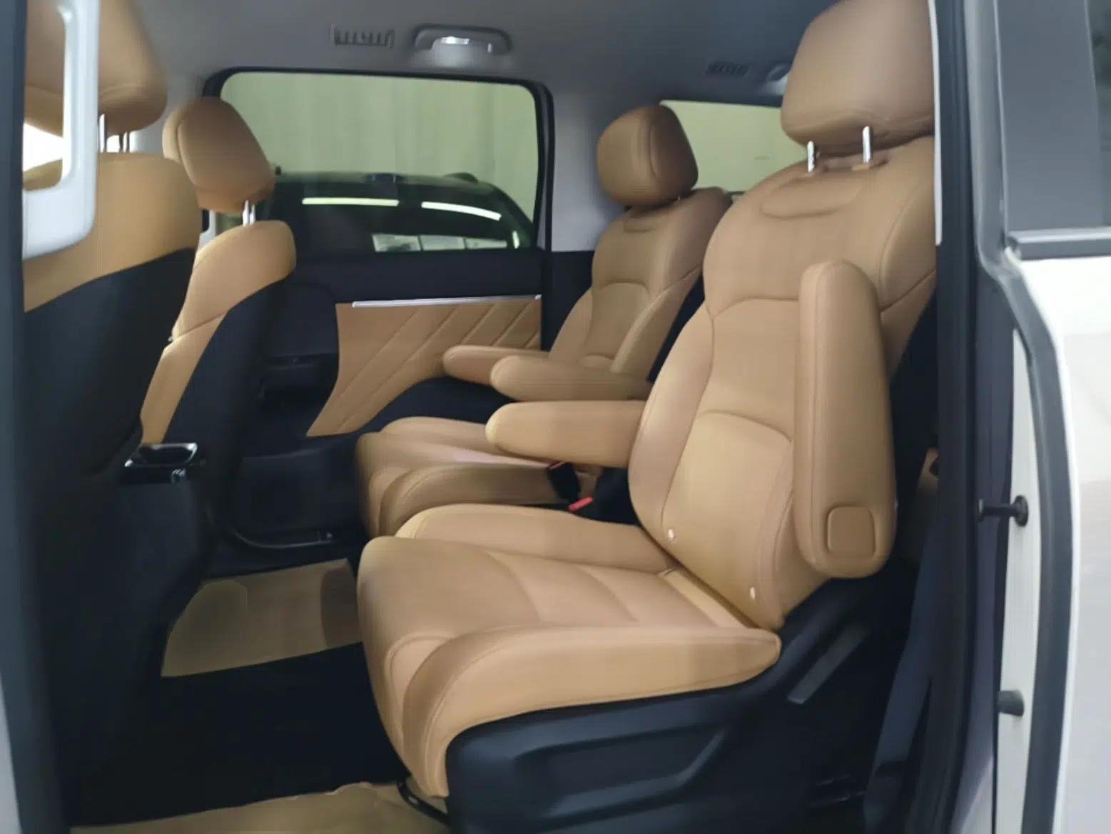 Wuling Starlight 730 2025 Model Plug-in Hybrid 125km Luxury Edition — миниатюра 20