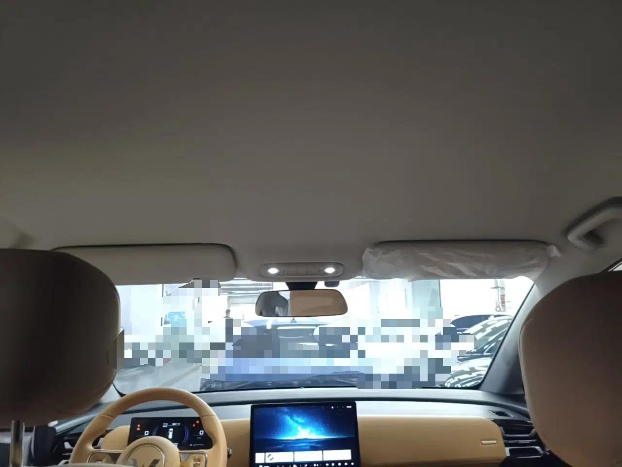 Wuling Starlight 730 2025 Model Plug-in Hybrid 125km Luxury Edition — миниатюра 21
