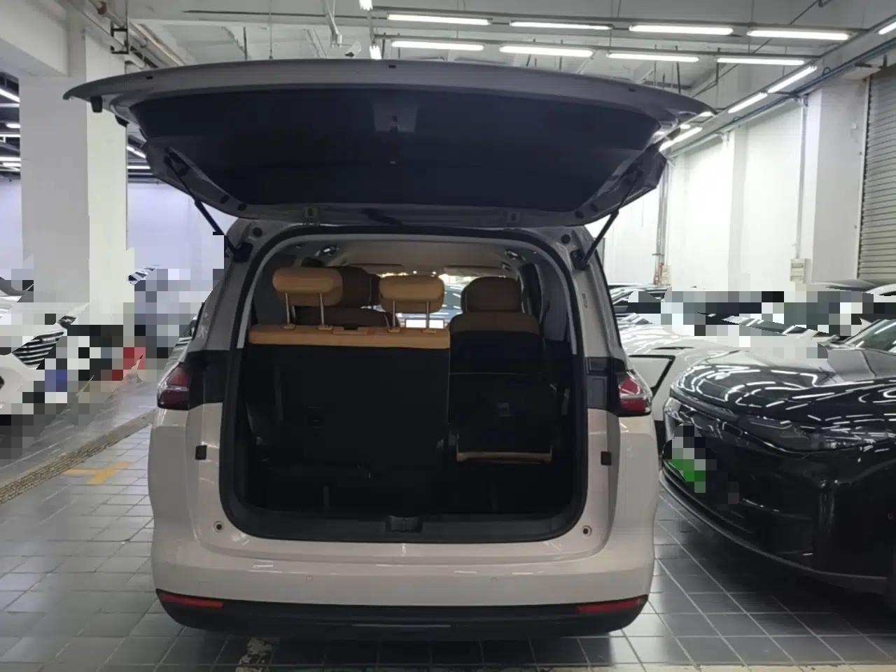 Wuling Starlight 730 2025 Model Plug-in Hybrid 125km Luxury Edition — миниатюра 22