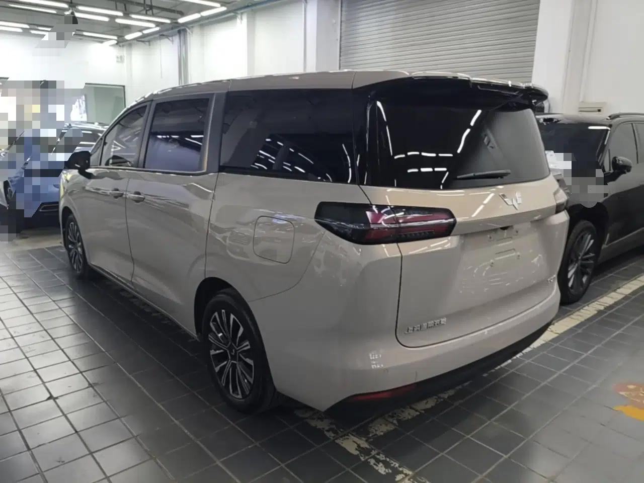 Wuling Starlight 730 2025 Model Plug-in Hybrid 125km Luxury Edition — миниатюра 4