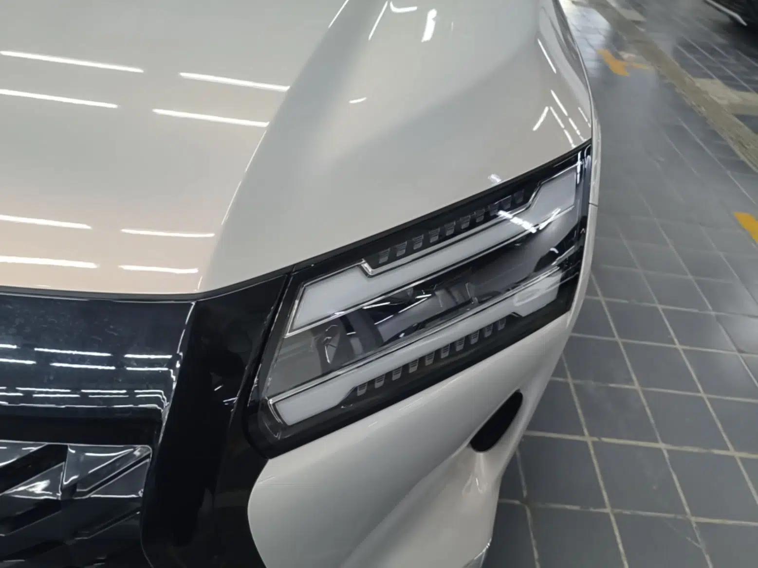 Wuling Starlight 730 2025 Model Plug-in Hybrid 125km Luxury Edition — миниатюра 8