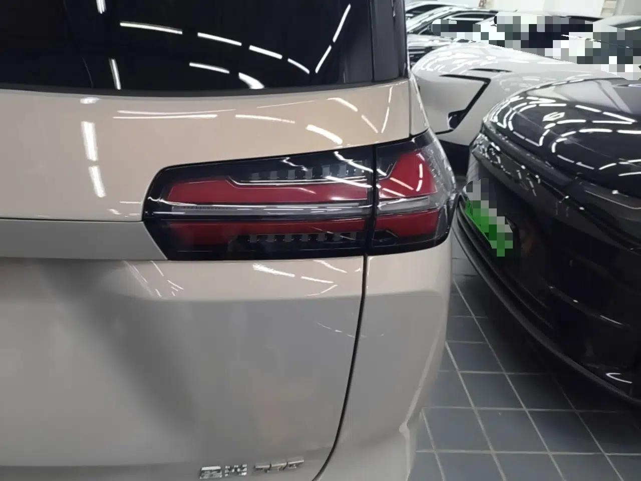 Wuling Starlight 730 2025 Model Plug-in Hybrid 125km Luxury Edition — миниатюра 9
