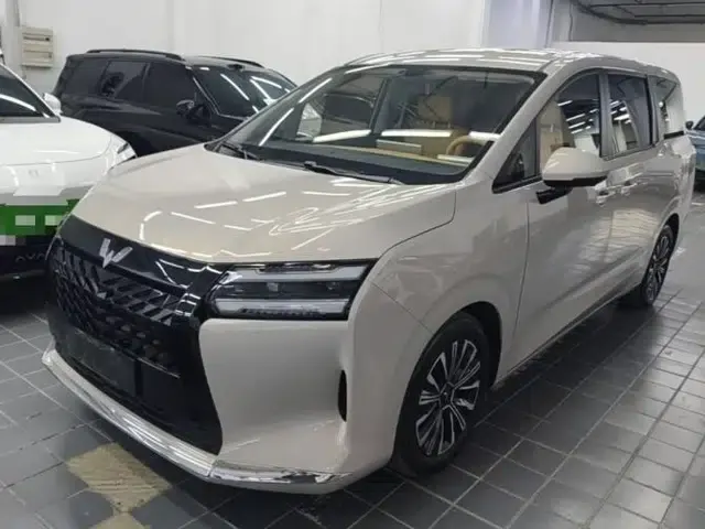 Wuling Starlight 730 2025 Model Plug-in Hybrid 125km Luxury Edition