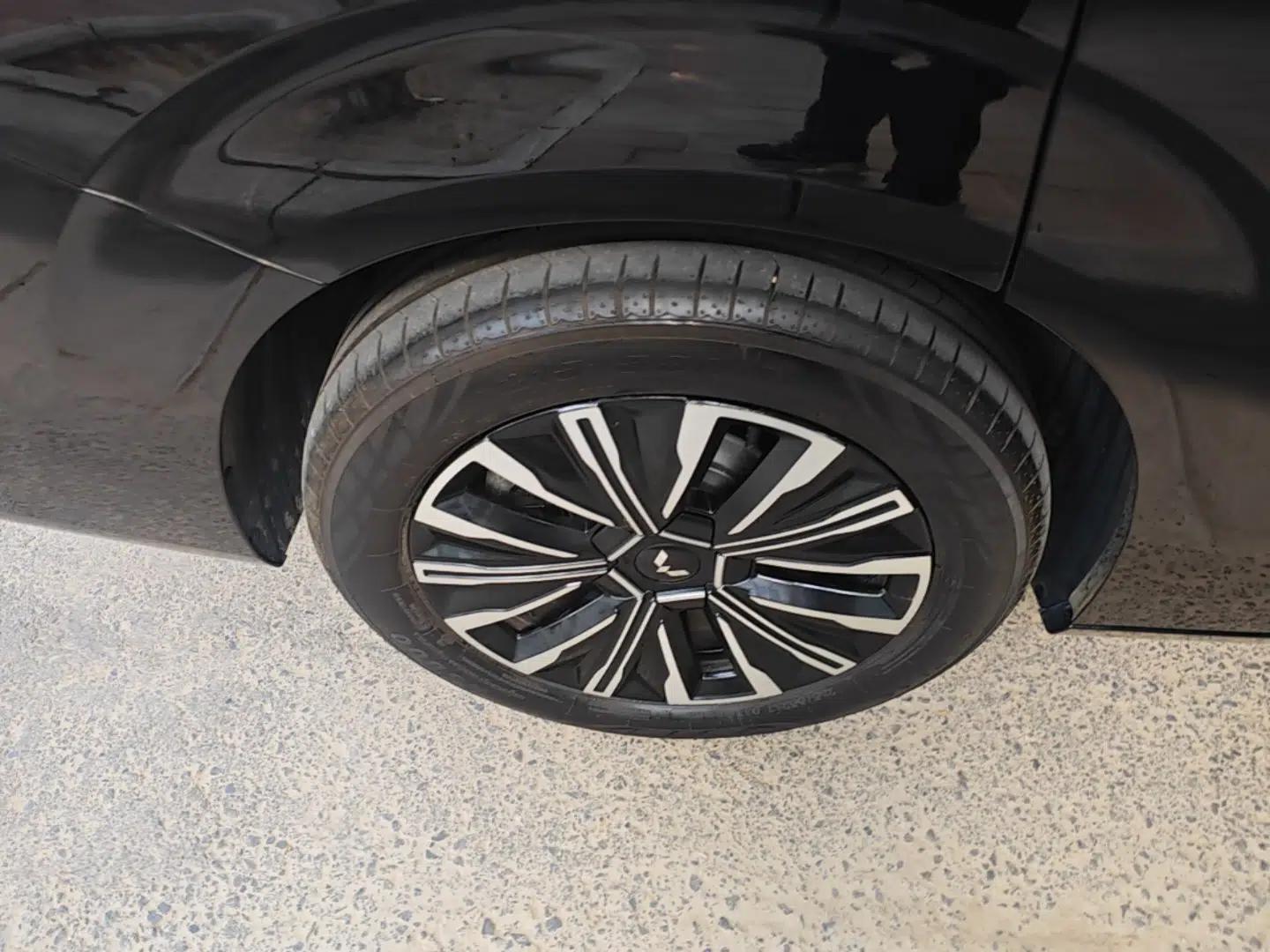 Wuling Starlight 730 2025 Model Plug-in Hybrid 125km Luxury Edition — миниатюра 11