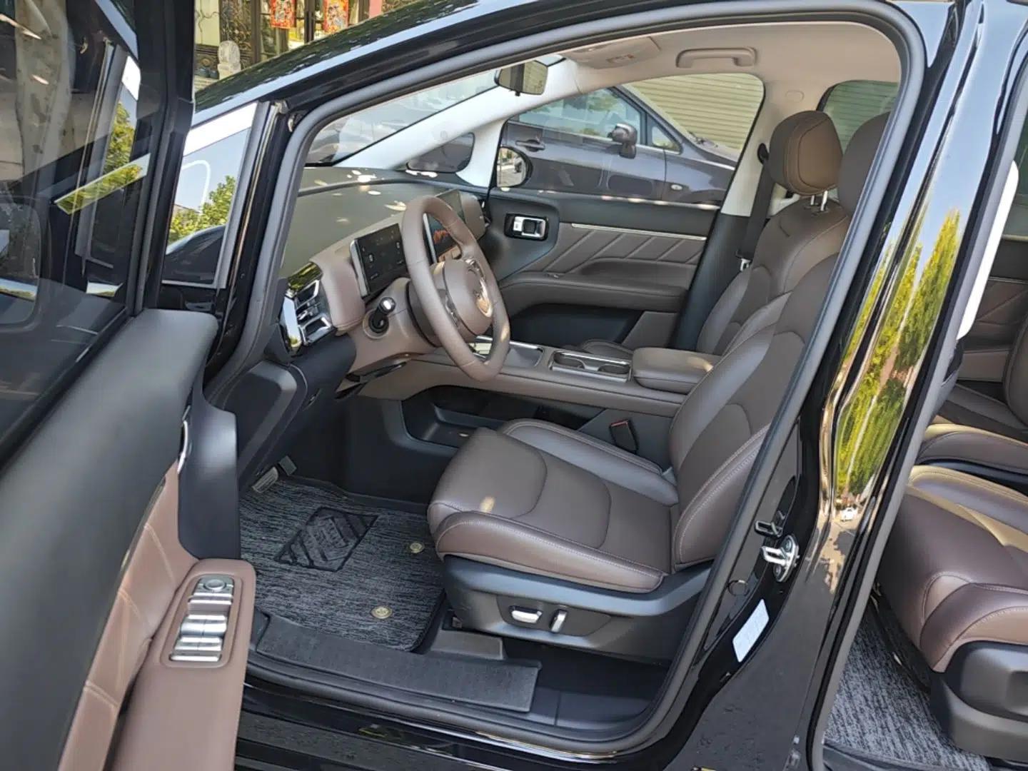 Wuling Starlight 730 2025 Model Plug-in Hybrid 125km Luxury Edition — миниатюра 18