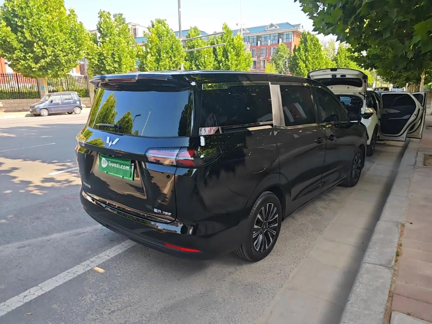 Wuling Starlight 730 2025 Model Plug-in Hybrid 125km Luxury Edition — миниатюра 6