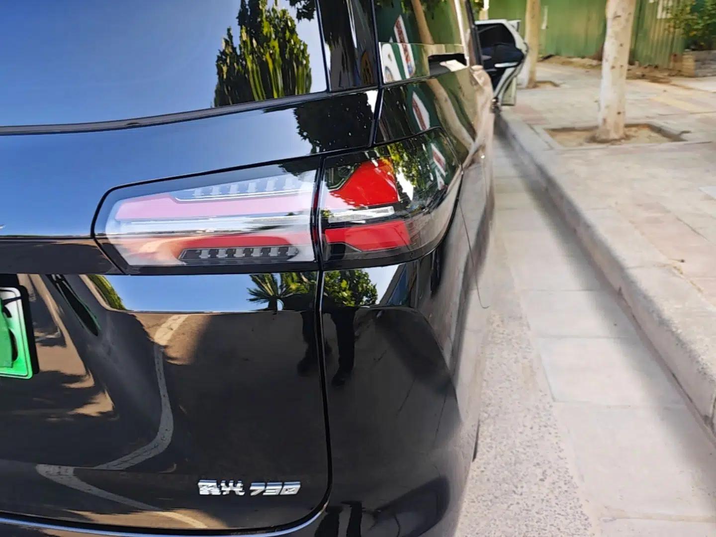 Wuling Starlight 730 2025 Model Plug-in Hybrid 125km Luxury Edition — миниатюра 9
