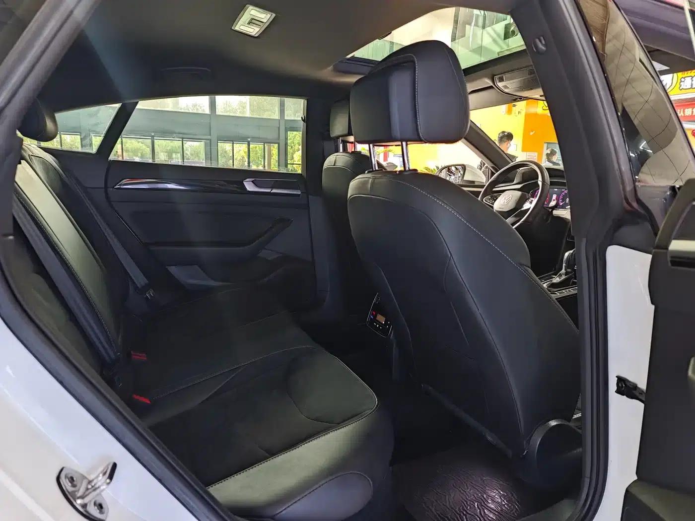 FAW-Volkswagen CC 2023 330TSI Dazzling Edition — миниатюра 18