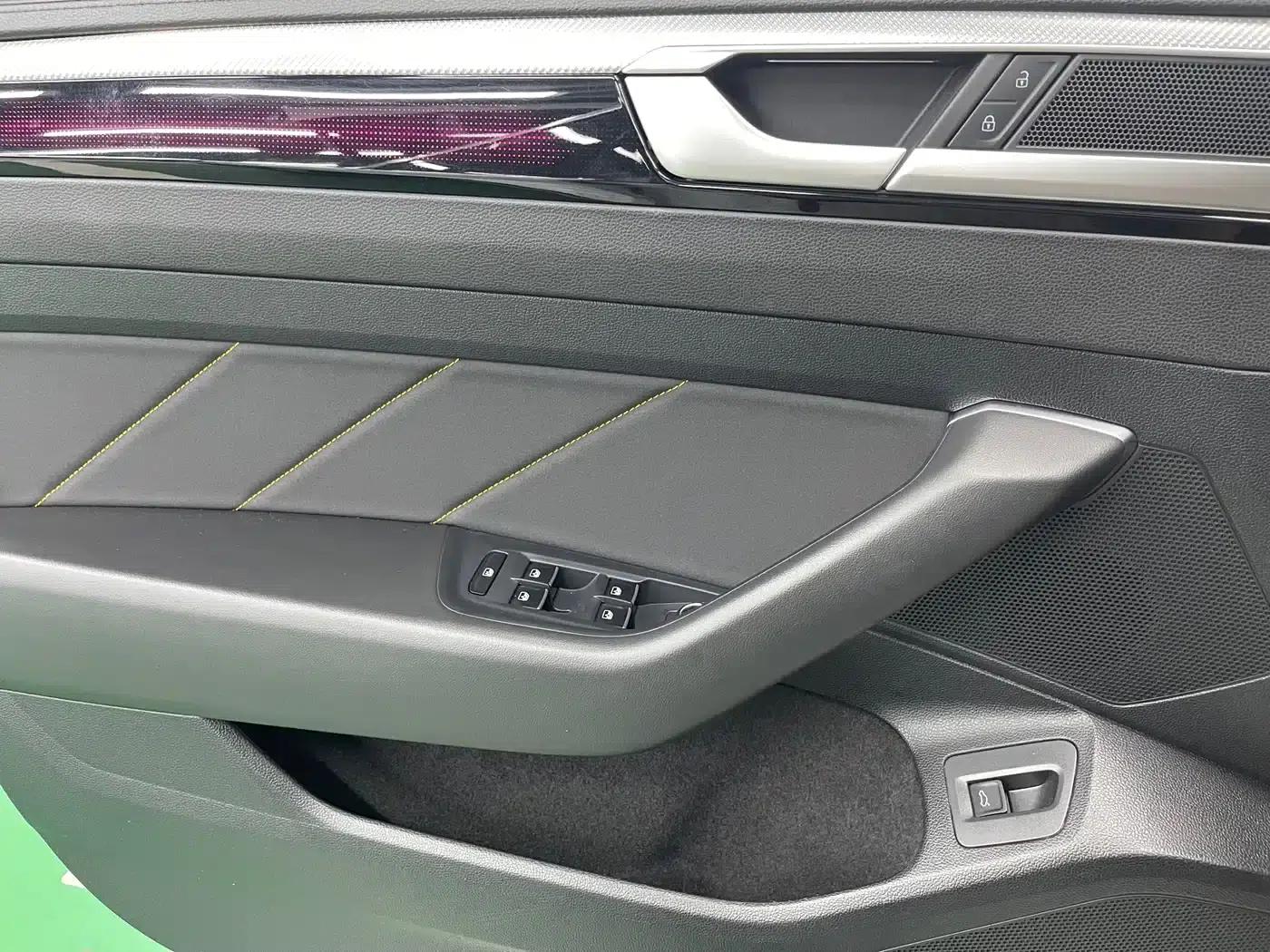 FAW-Volkswagen CC 2023 380TSI Striking Edition — миниатюра 21