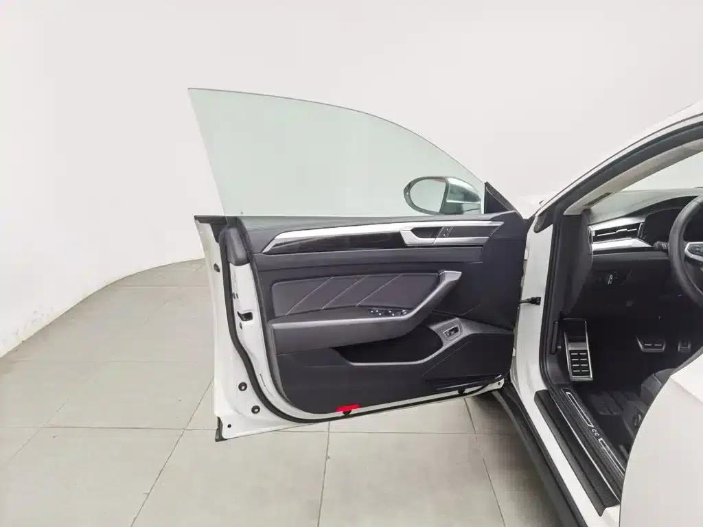 FAW-Volkswagen CC 2021 Shooting Brake 330TSI Shooting Edition — миниатюра 8