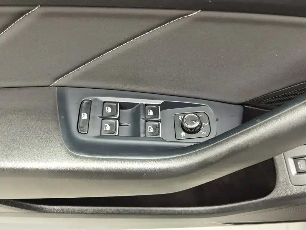 FAW-Volkswagen CC 2021 Shooting Brake 330TSI Shooting Edition — миниатюра 9