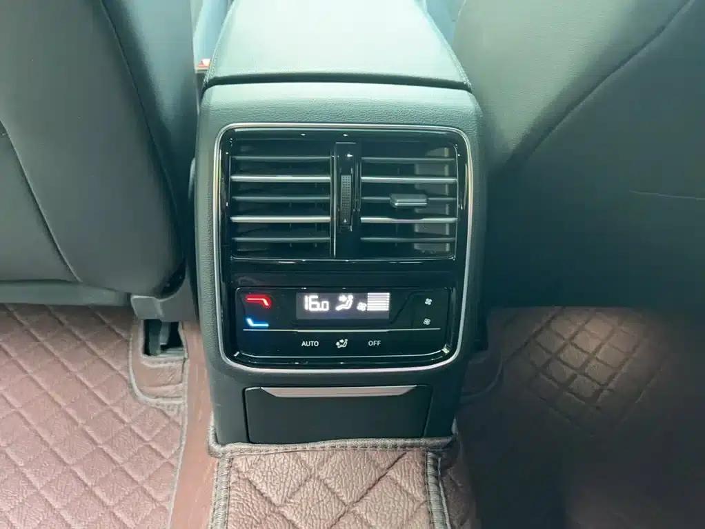 FAW-Volkswagen CC 2020 330TSI Huayan Edition (National VI Emission Standard) — миниатюра 14