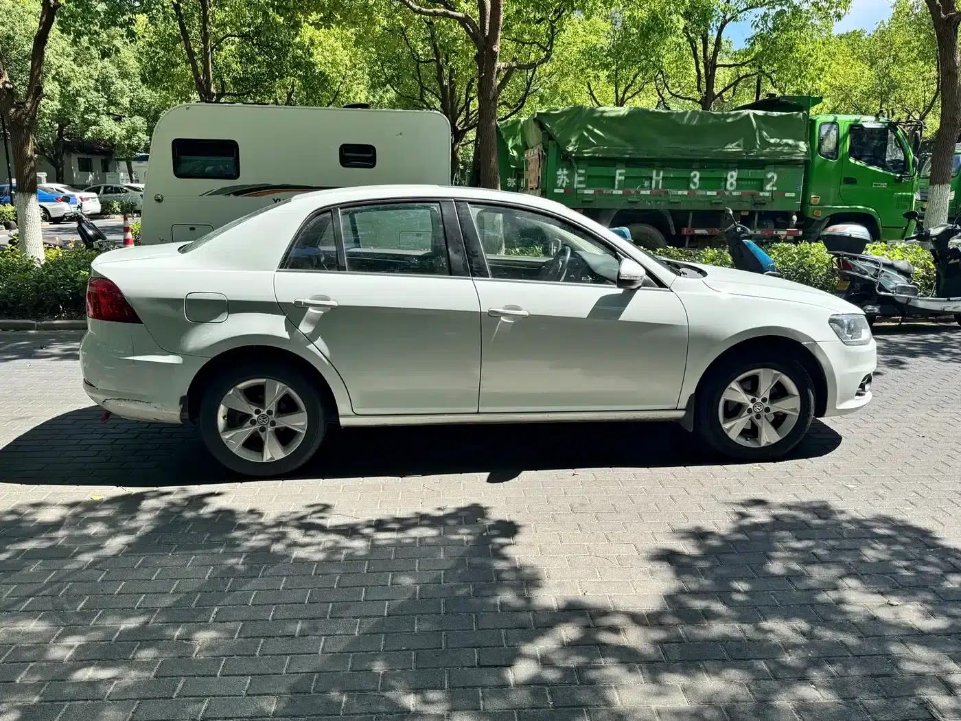 2014 Volkswagen Bora 1.6L Automatic Fashion Edition — миниатюра 12