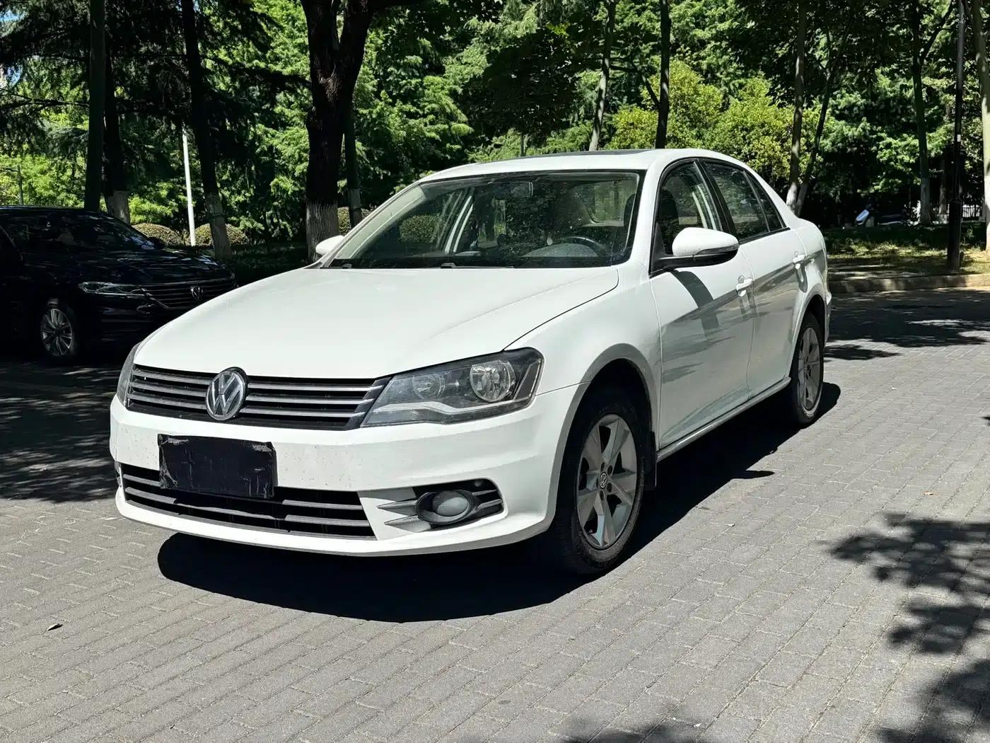 2014 Volkswagen Bora 1.6L Automatic Fashion Edition — миниатюра 3