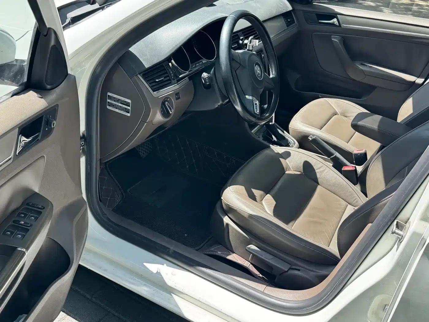 2014 Volkswagen Bora 1.6L Automatic Fashion Edition — миниатюра 6