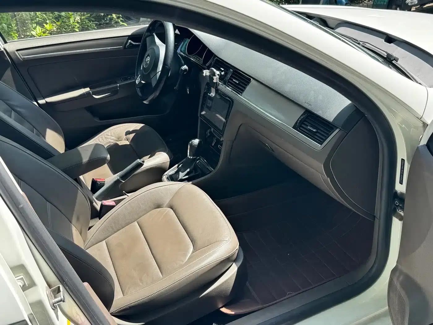 2014 Volkswagen Bora 1.6L Automatic Fashion Edition — миниатюра 10