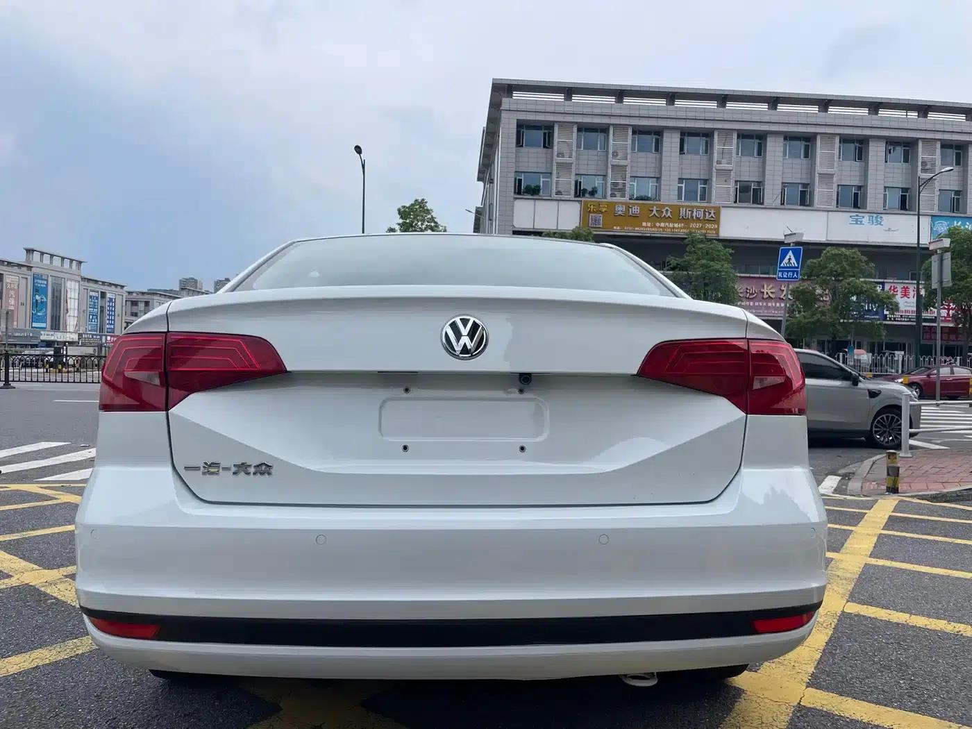 2019 Volkswagen Bora 1.5L Automatic Fashion Edition — миниатюра 3