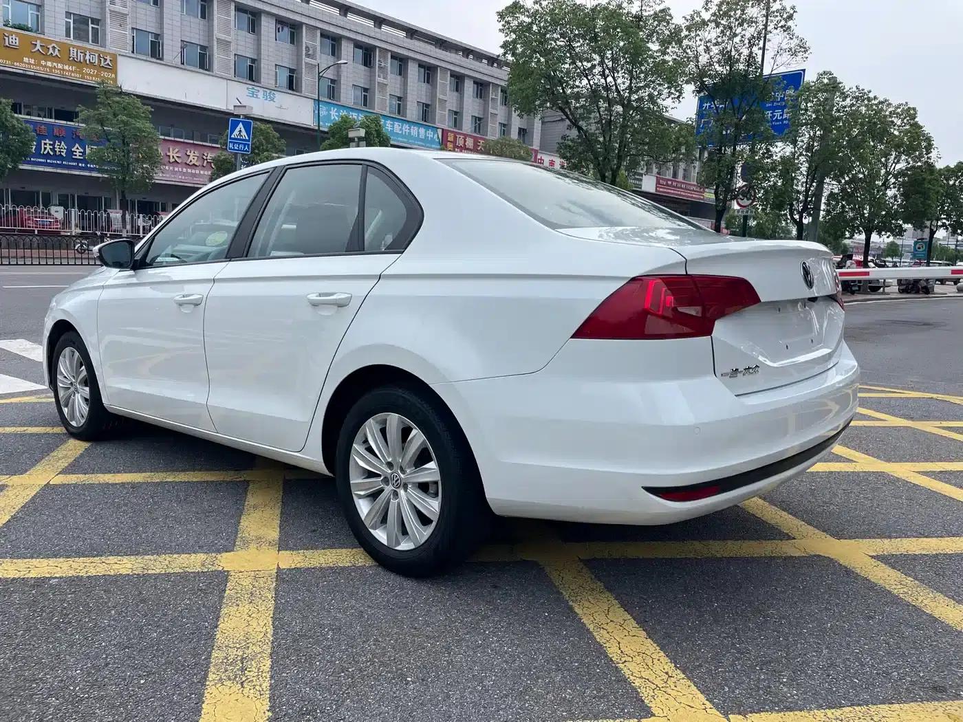 2019 Volkswagen Bora 1.5L Automatic Fashion Edition — миниатюра 5