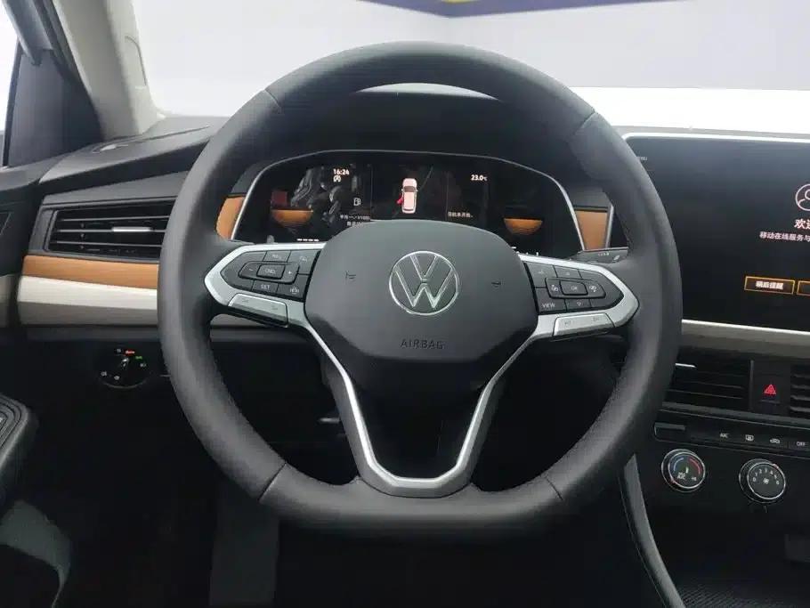 2025 Volkswagen Bora 200TSI DSG Joyful Navigation Edition — миниатюра 15