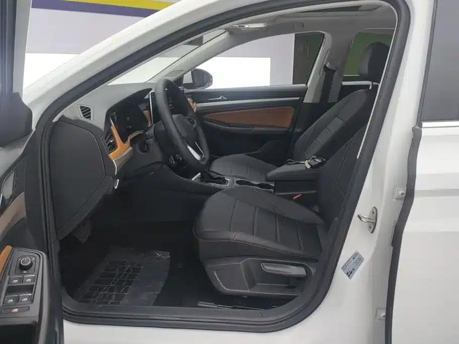 2025 Volkswagen Bora 200TSI DSG Joyful Navigation Edition — миниатюра 9