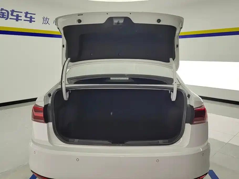 2021 Volkswagen Bora 200TSI DSG Elite Intelligent Edition — миниатюра 4