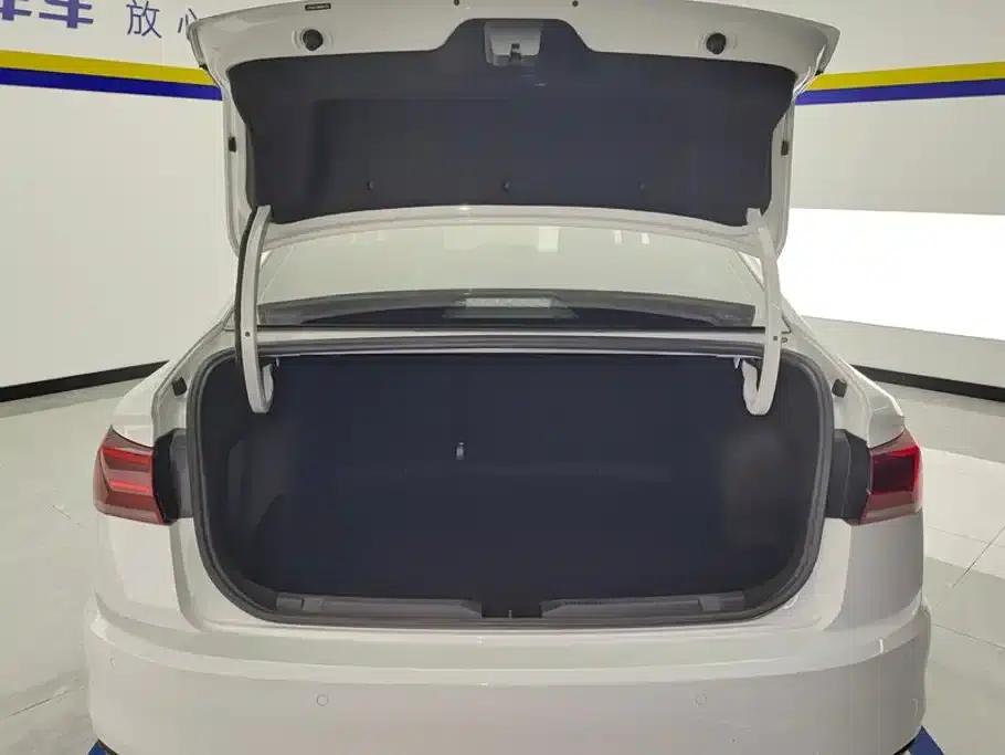 2021 Volkswagen Bora 1.5L Automatic Comfort Smart Connect Edition — миниатюра 4