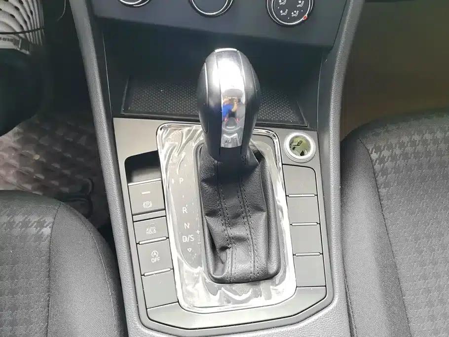 2019 Volkswagen Bora 1.5L Automatic Fashion Edition — миниатюра 16