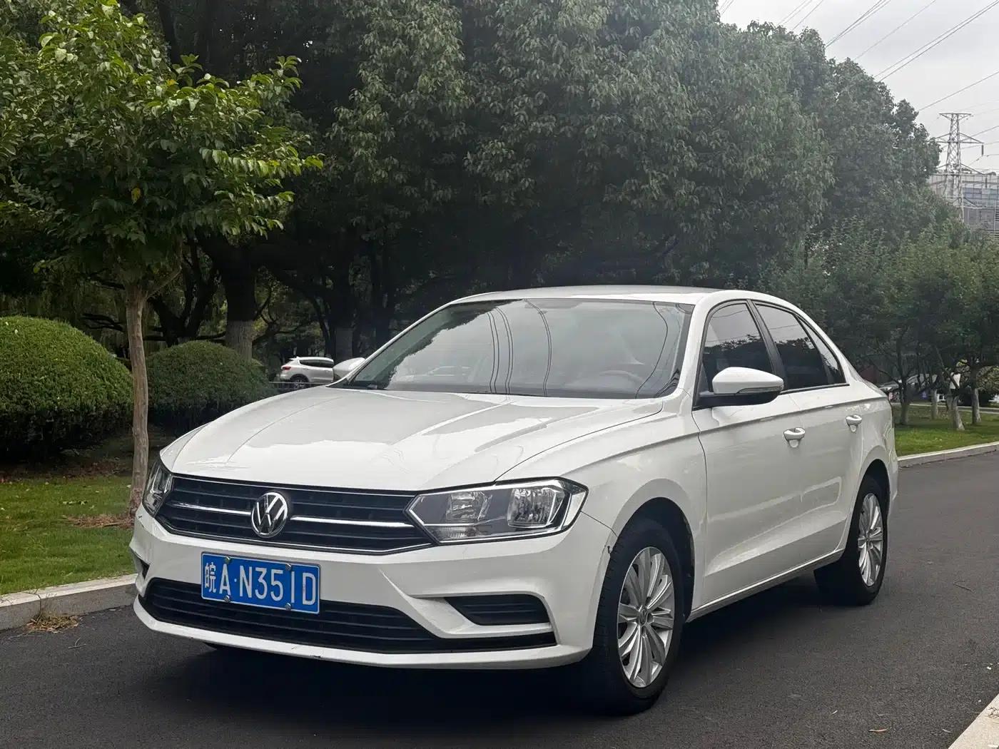 2023 Volkswagen Bora 1.5L Automatic Limited Edition — миниатюра 1