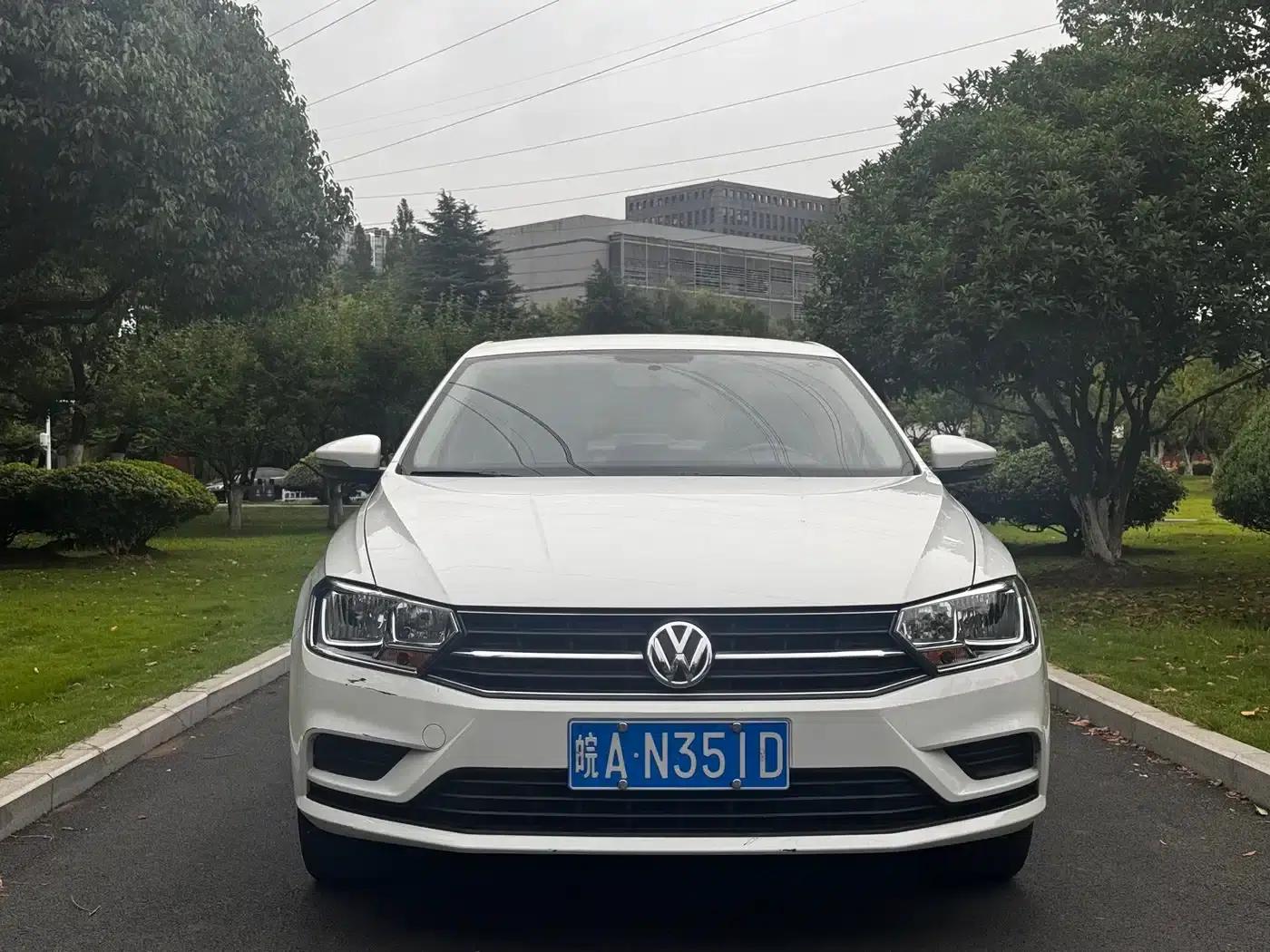 2023 Volkswagen Bora 1.5L Automatic Limited Edition — миниатюра 2