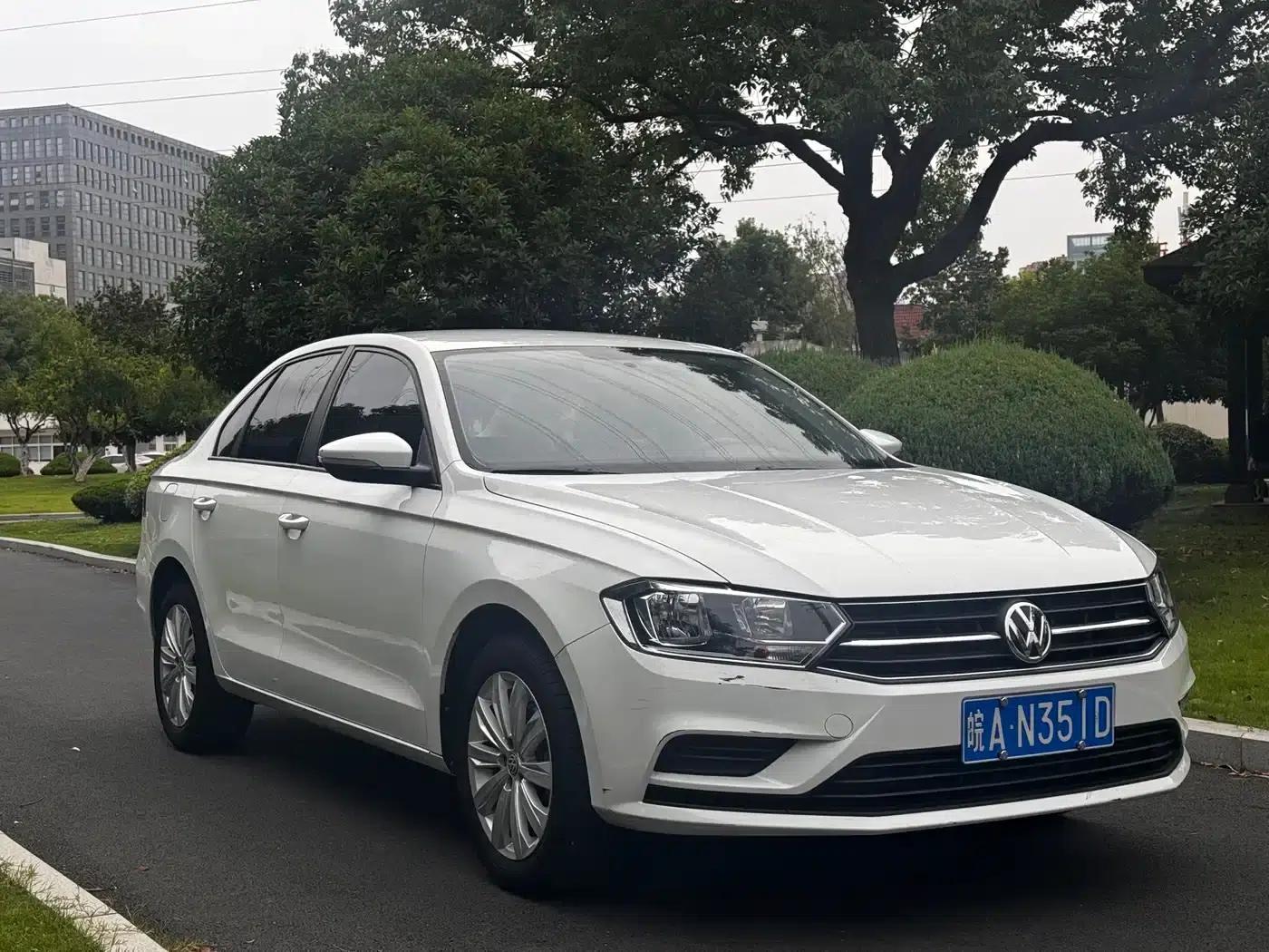 2023 Volkswagen Bora 1.5L Automatic Limited Edition — миниатюра 3