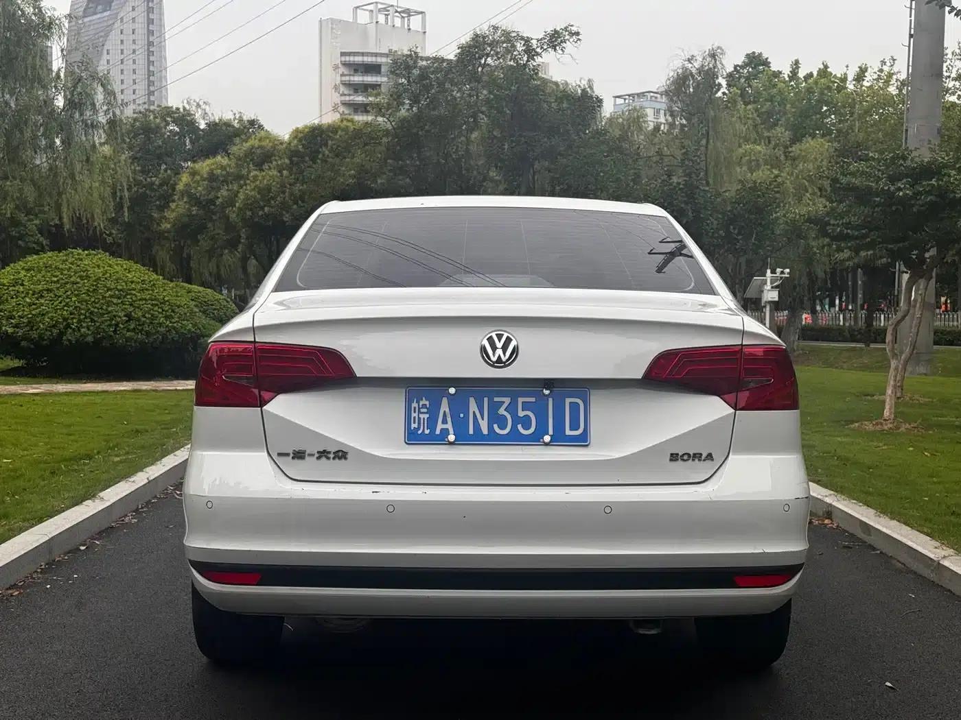 2023 Volkswagen Bora 1.5L Automatic Limited Edition — миниатюра 4