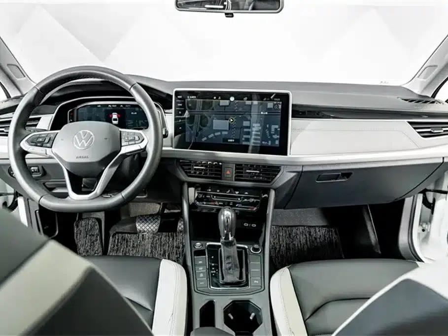 2023 Volkswagen Bora 300TSI DSG Premium Edition — миниатюра 12
