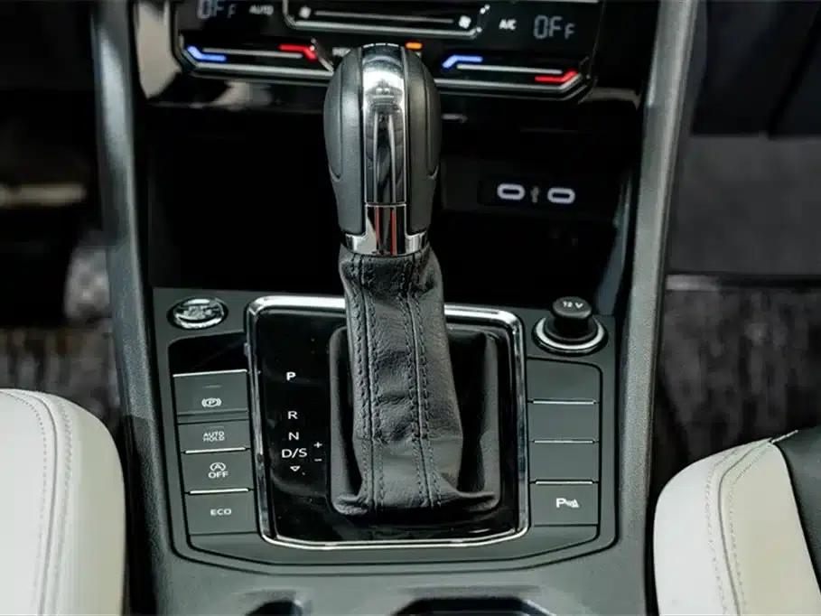 2023 Volkswagen Bora 300TSI DSG Premium Edition — миниатюра 14