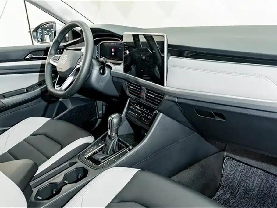 2023 Volkswagen Bora 300TSI DSG Premium Edition — миниатюра 17