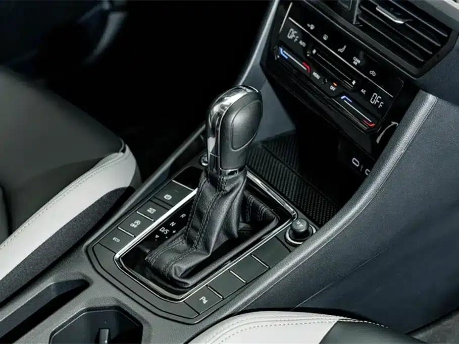 2023 Volkswagen Bora 300TSI DSG Premium Edition — миниатюра 18