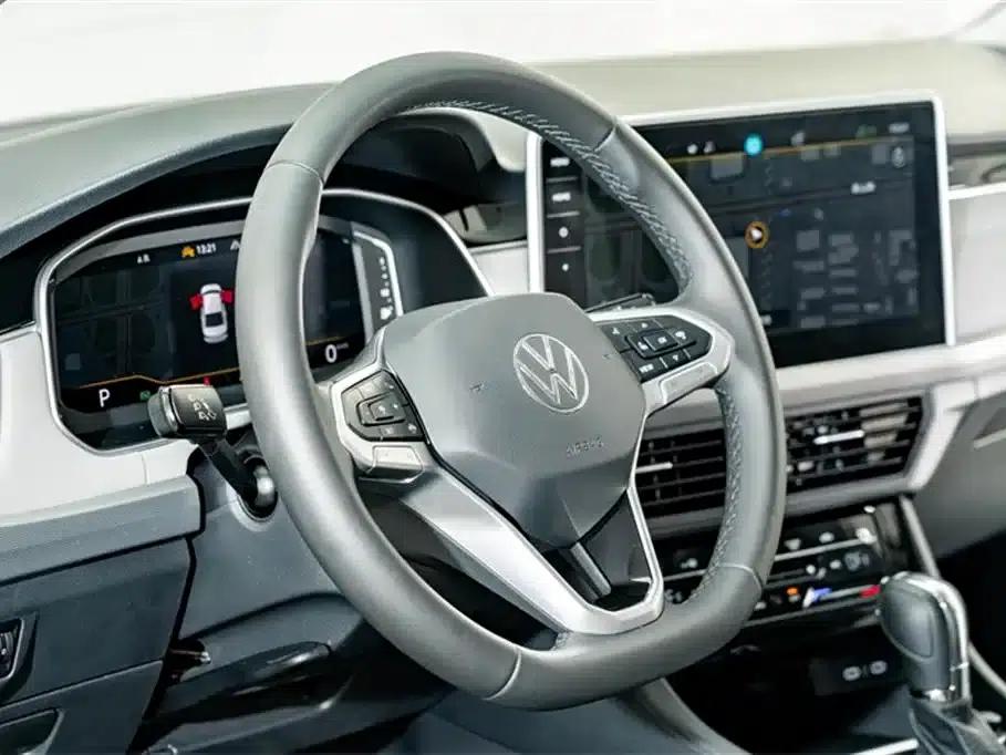 2023 Volkswagen Bora 300TSI DSG Premium Edition — миниатюра 10