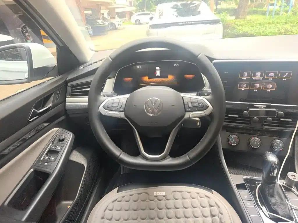 2024 Volkswagen Bora 200TSI DSG Comfort Edition — миниатюра 3