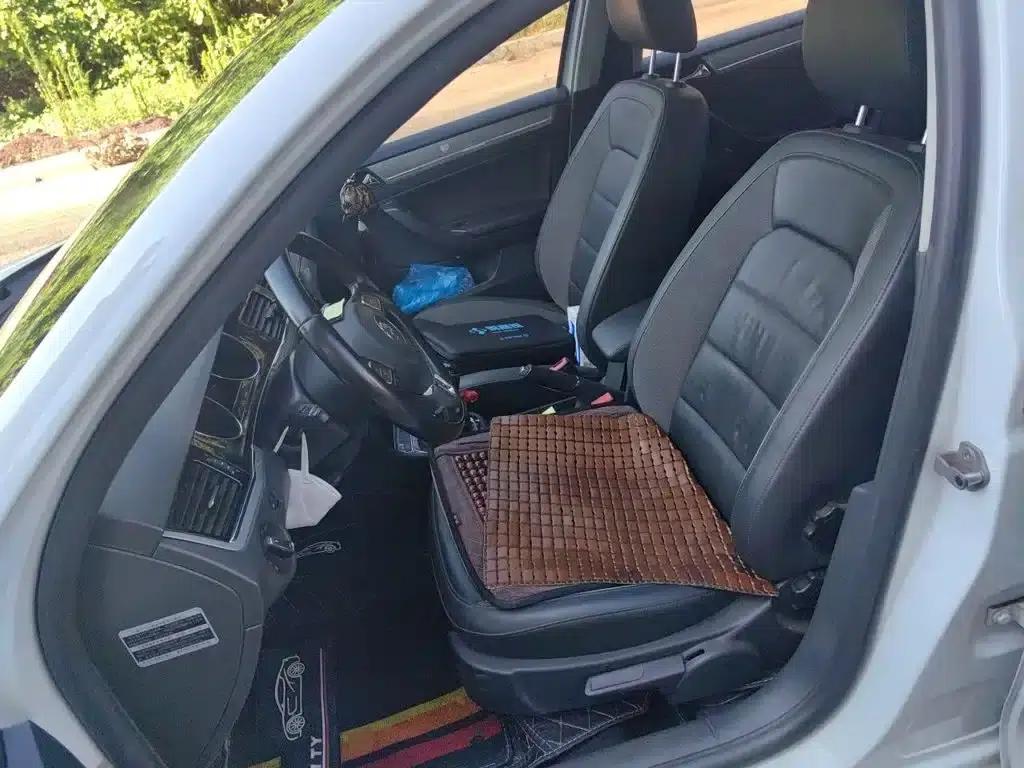 2015 Volkswagen Bora Value Edition 1.6L Manual Comfort Model — миниатюра 12