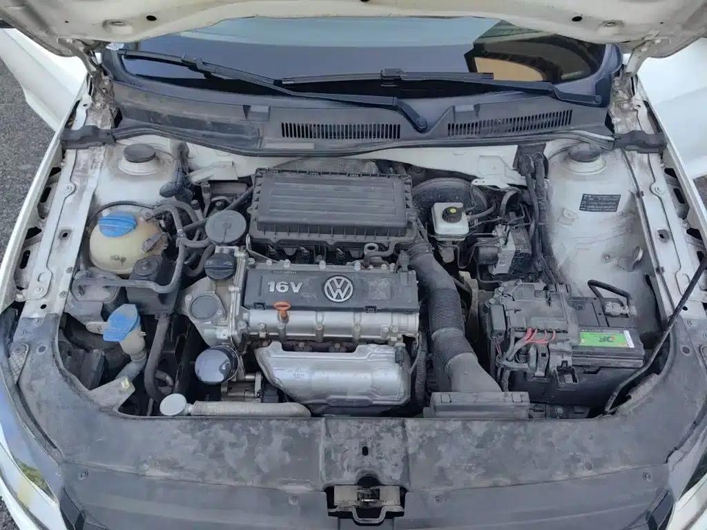 2015 Volkswagen Bora Value Edition 1.6L Manual Comfort Model — миниатюра 17