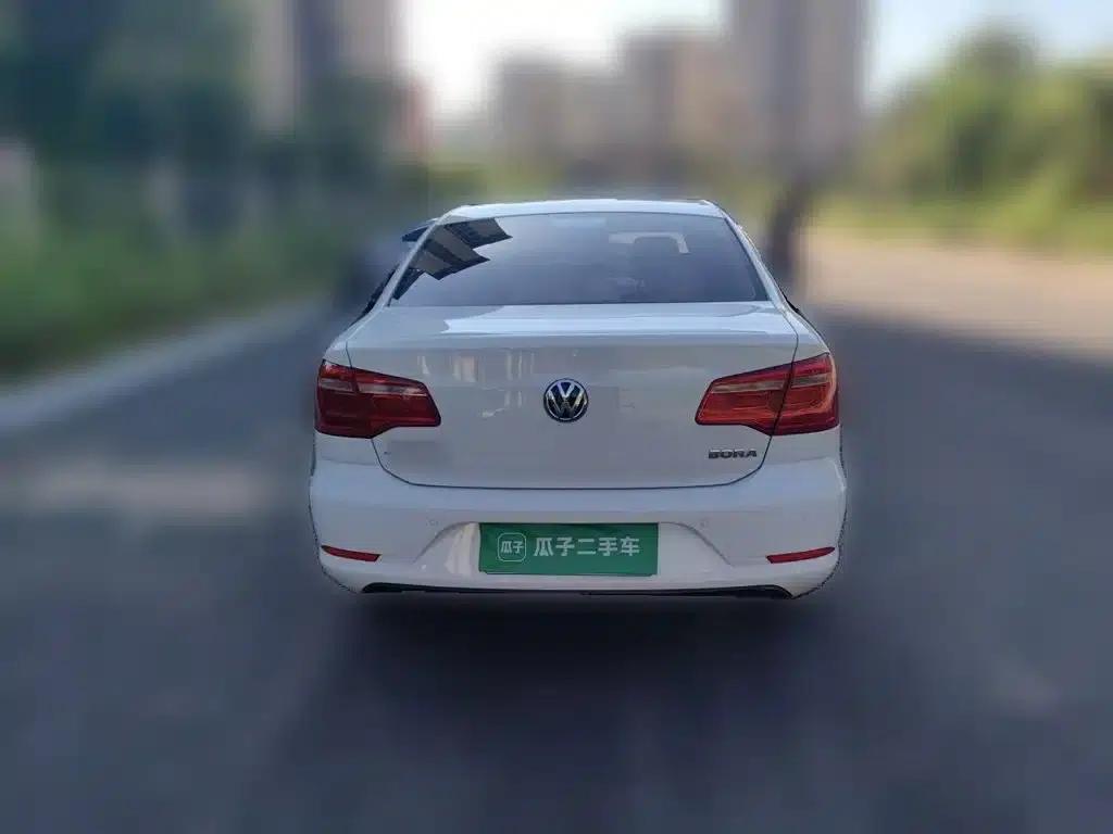 2015 Volkswagen Bora Value Edition 1.6L Manual Comfort Model — миниатюра 4