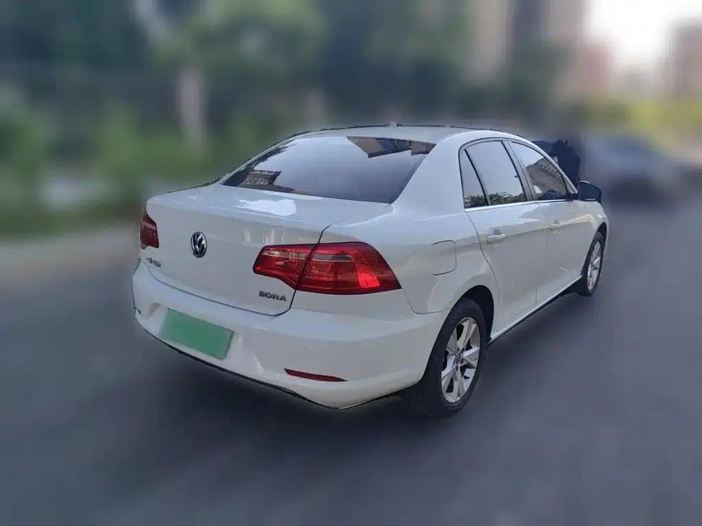 2015 Volkswagen Bora Value Edition 1.6L Manual Comfort Model — миниатюра 5