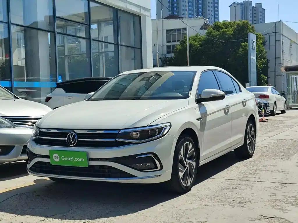 2023 Volkswagen Bora 300TSI DSG Premium Edition — миниатюра 1