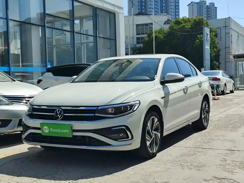 2023 Volkswagen Bora 300TSI DSG Premium Edition — миниатюра 2