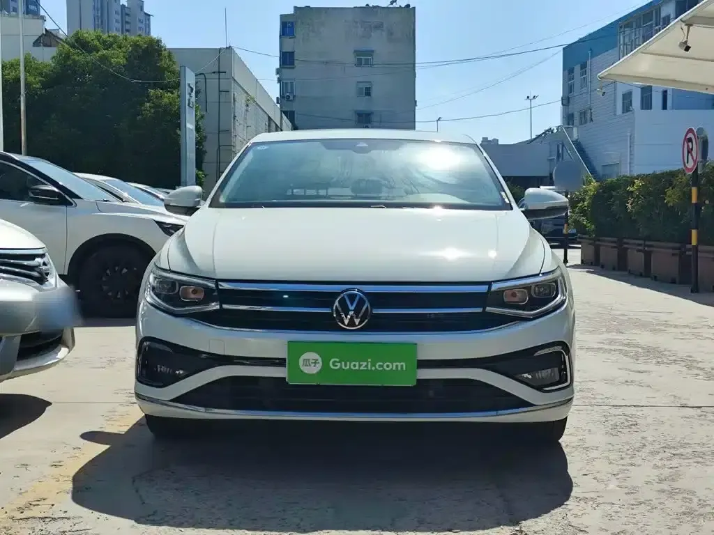 2023 Volkswagen Bora 300TSI DSG Premium Edition — миниатюра 3