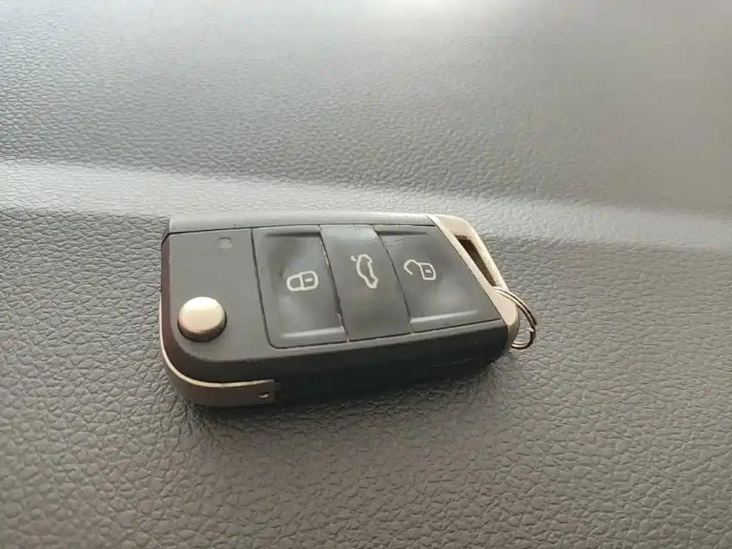 2023 Volkswagen Bora 300TSI DSG Premium Edition — миниатюра 9